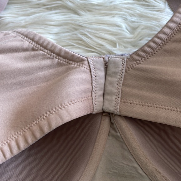 Vanity fair tan Lacey underwire adjustable straps bra sz 40 DDD lightly padded - Picture 9 of 17